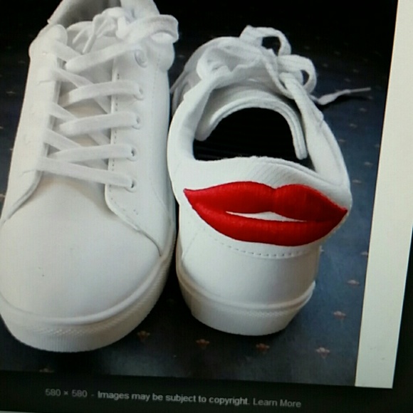 White sneakers embroidery lips on back - Picture 2 of 4